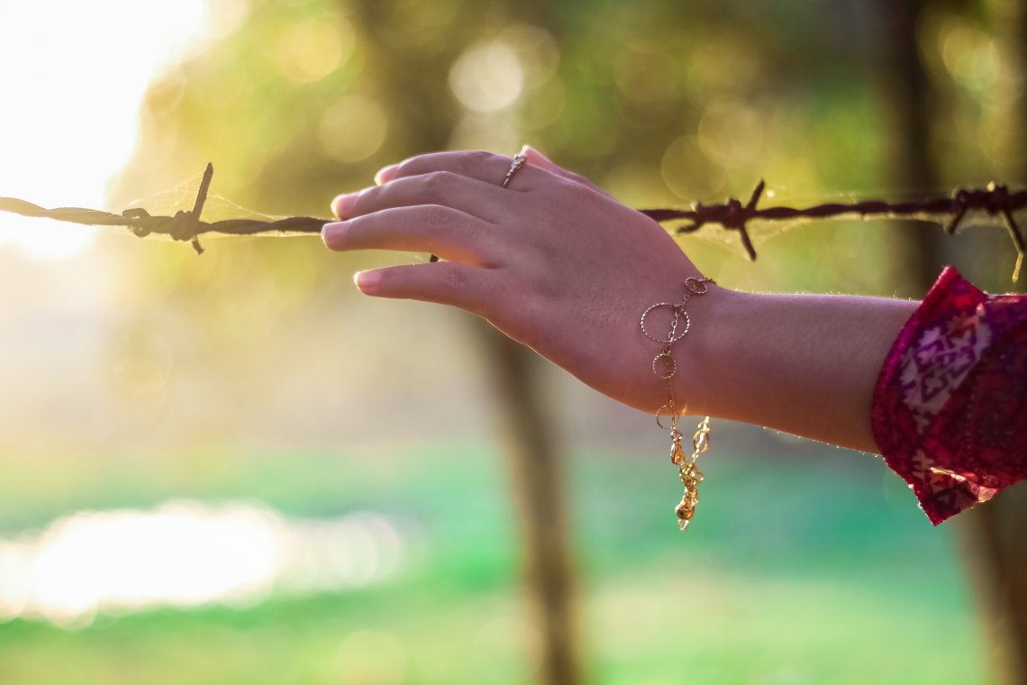 barbed-wire-blur-bracelet-37826.jpg